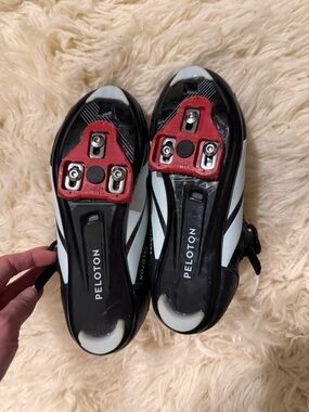 Peloton Black & White Road Cycling Shoes with Red Cleats Size 8